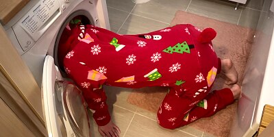 I helped my stepmom get out of the washing machine, for which she thanked me with hot fuck!